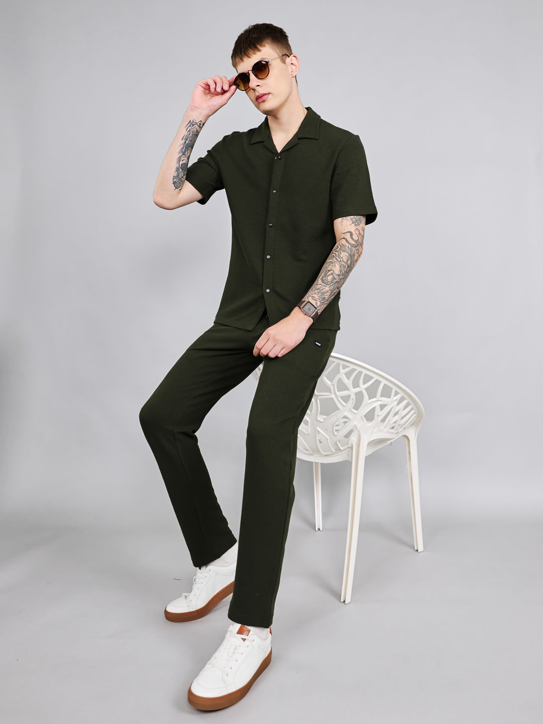 Rock.it Men Olive Solid Collar Half Sleeve Cords Set