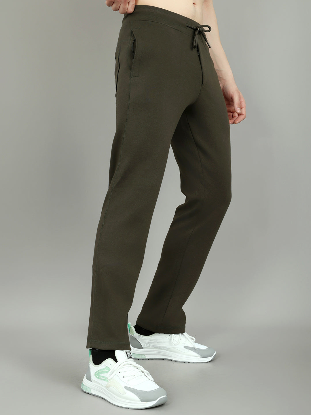 Men Olive Solid Regular Fit Lower