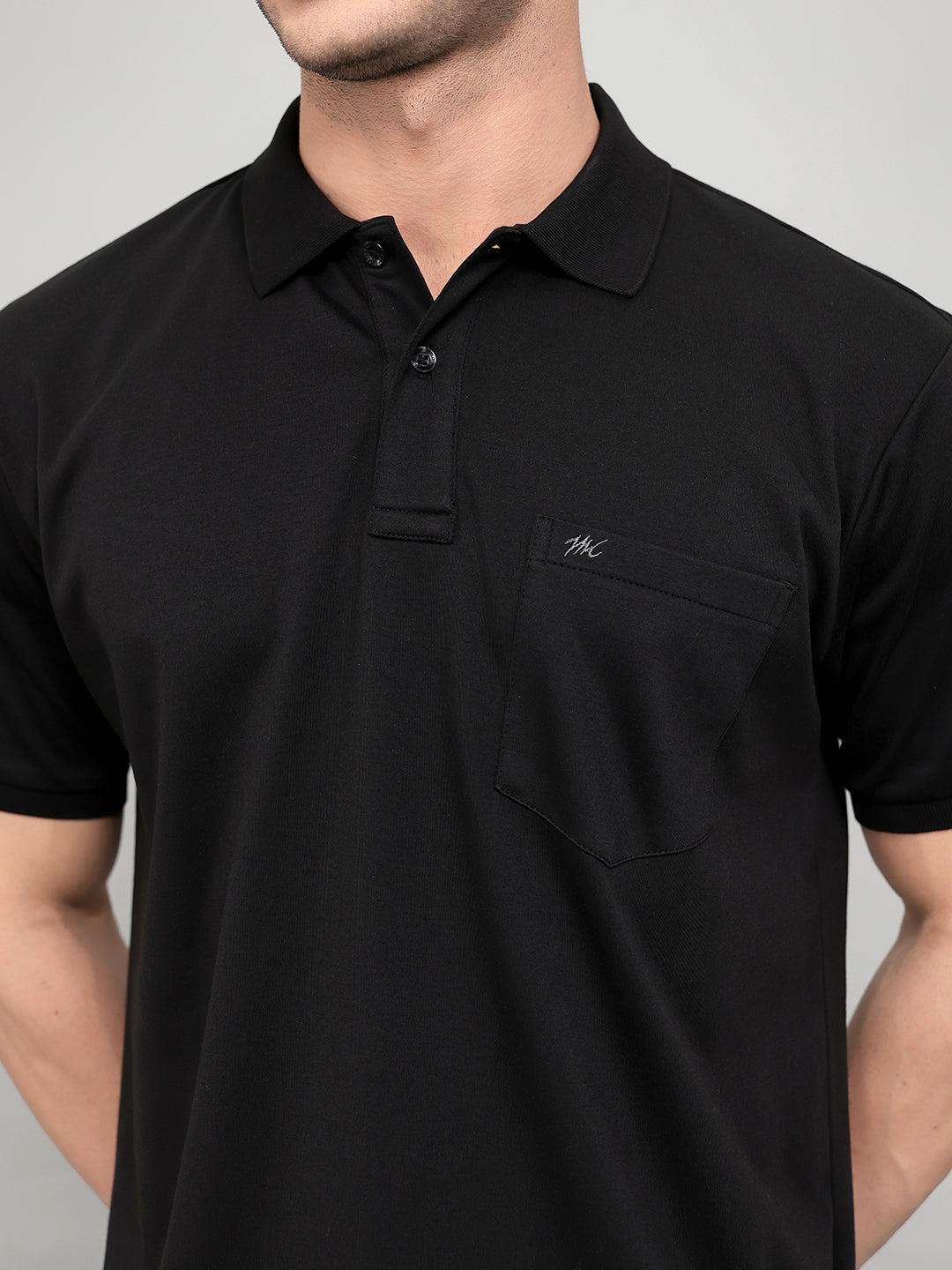 Men Black Solid Collar Half Sleeve T-Shirt