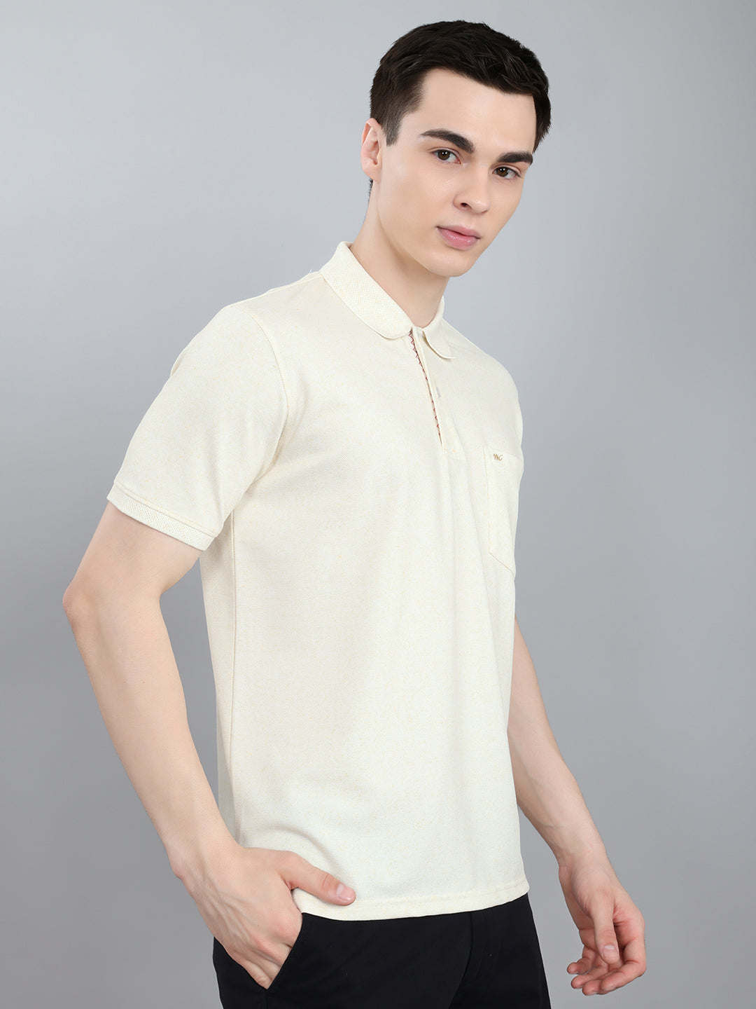 Men Yellow Solid Collar Half Sleeve T-Shirt