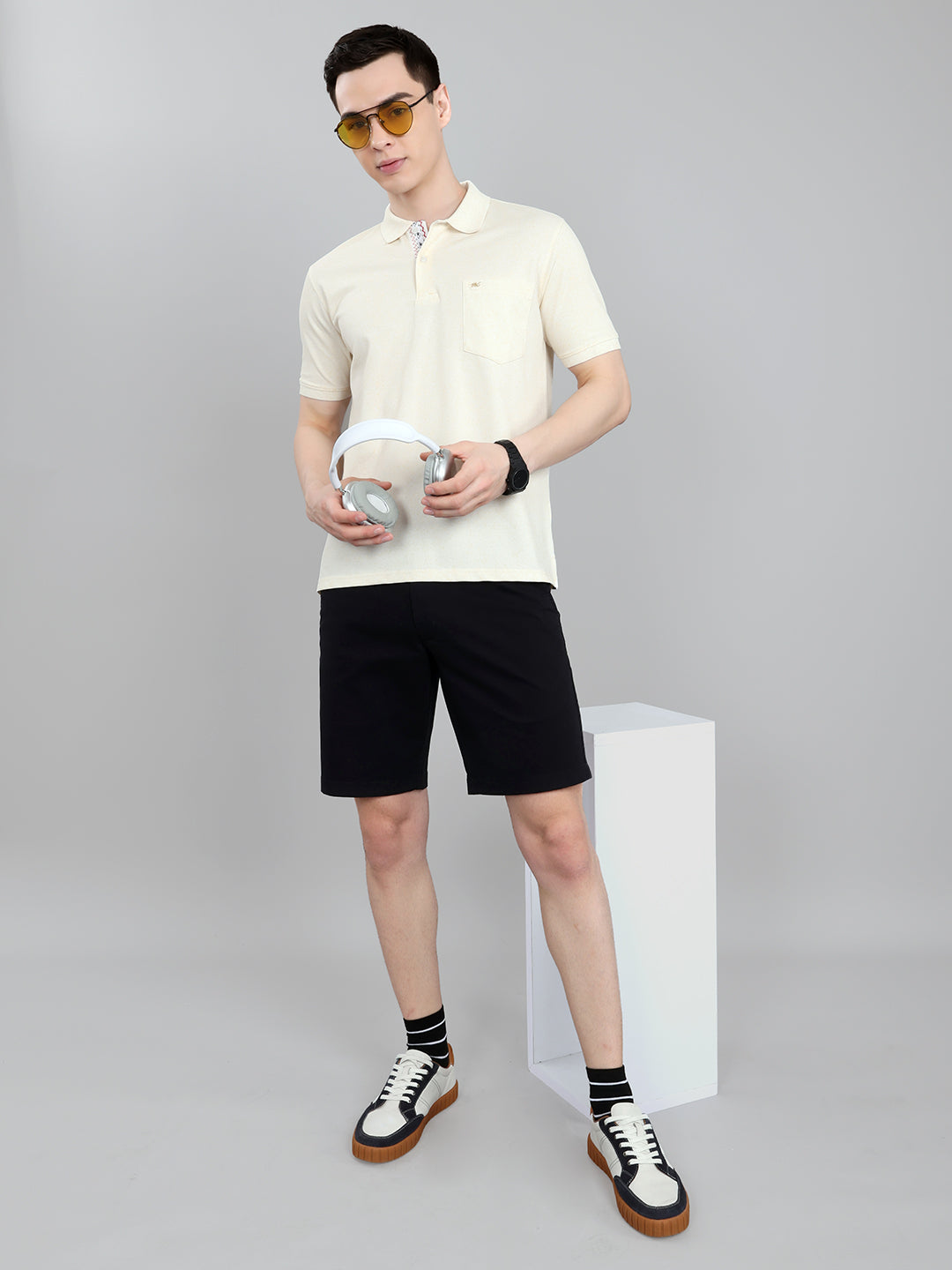 Men Yellow Solid Collar Half Sleeve T-Shirt