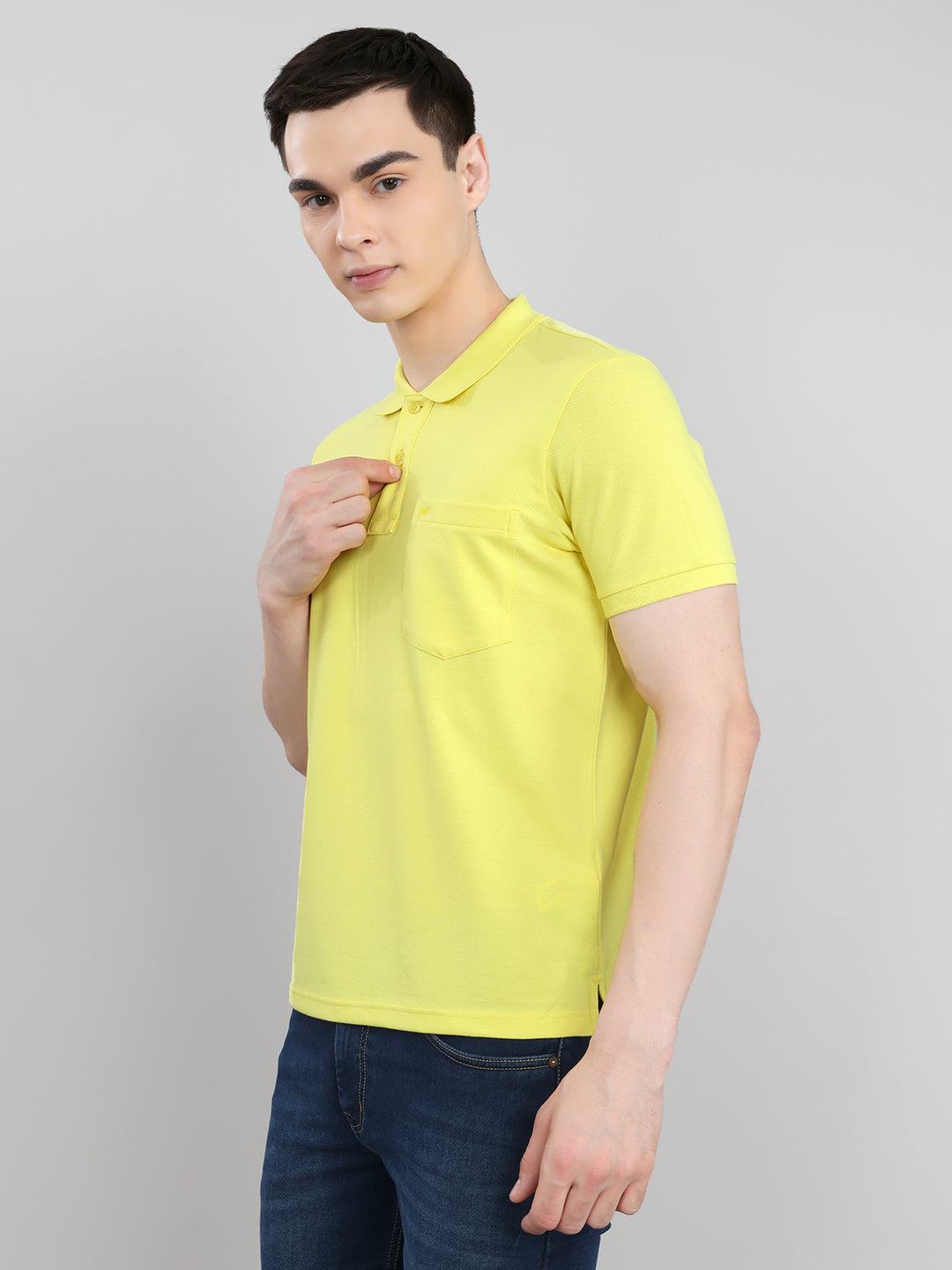 Men Yellow Solid Collar Half Sleeve T-Shirt