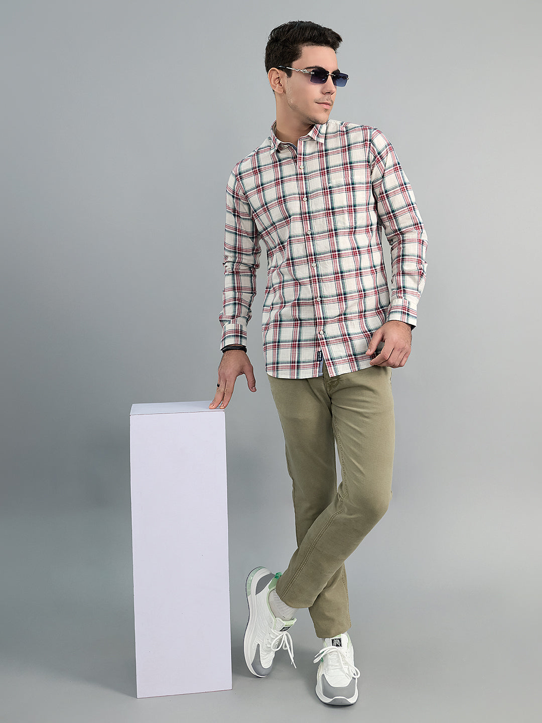 Men White Check Collar Full Sleeve Shirt