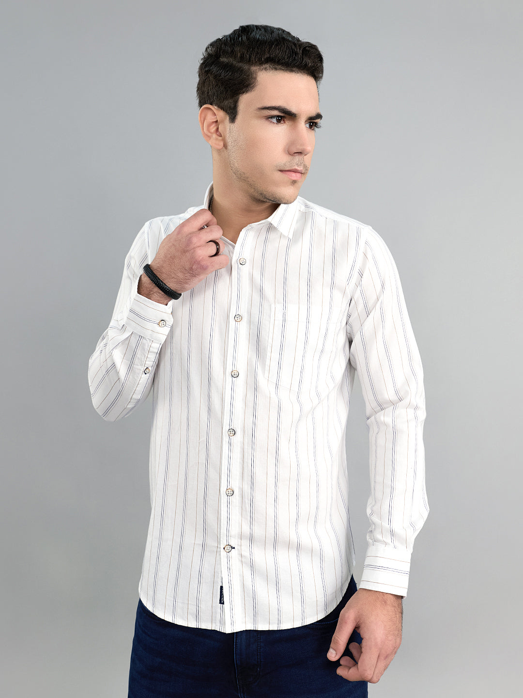 Men White Stripe Collar Full Sleeve Shirt