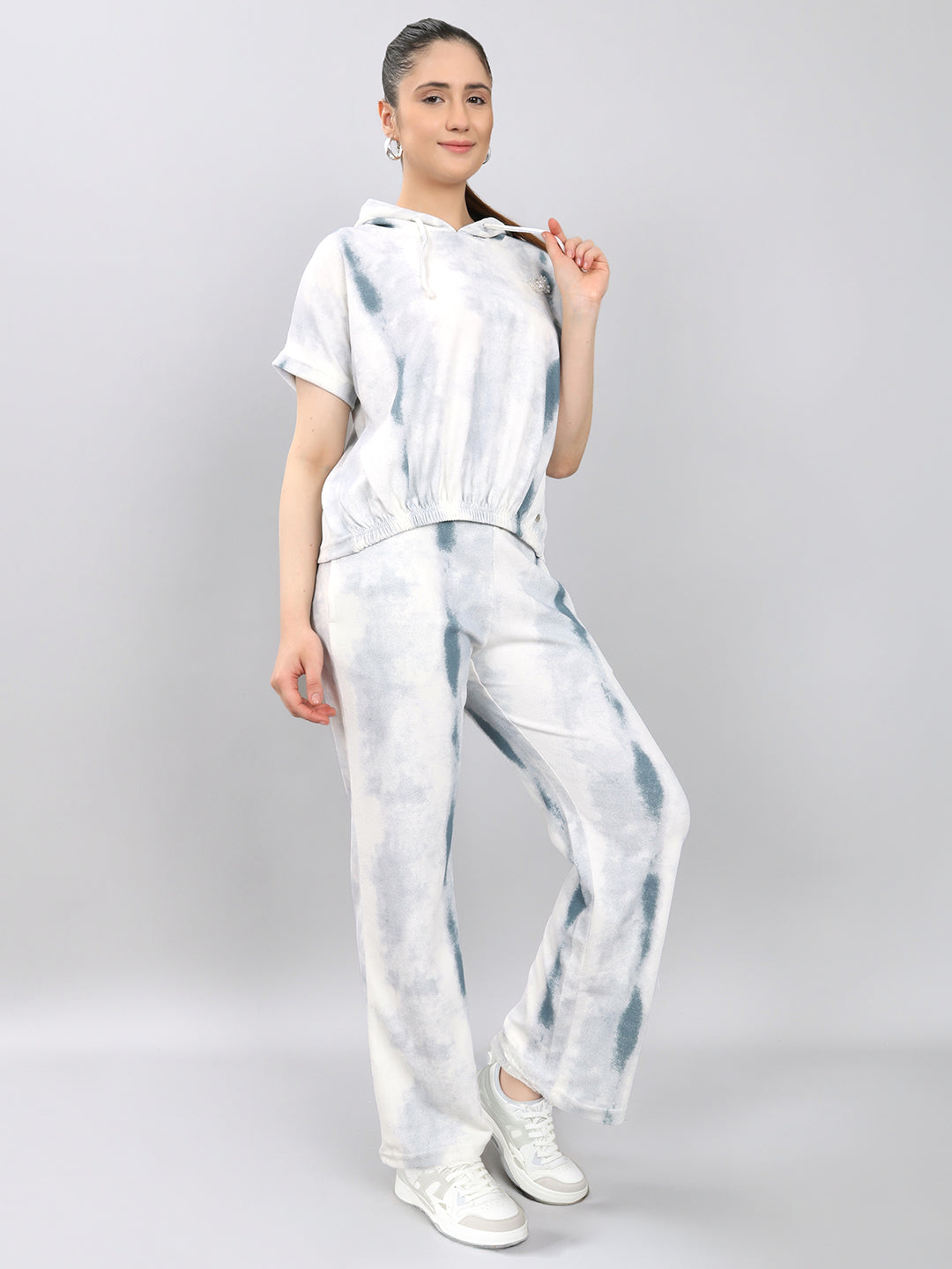Women Off White Printed Round Neck Half Sleeve Cords Set