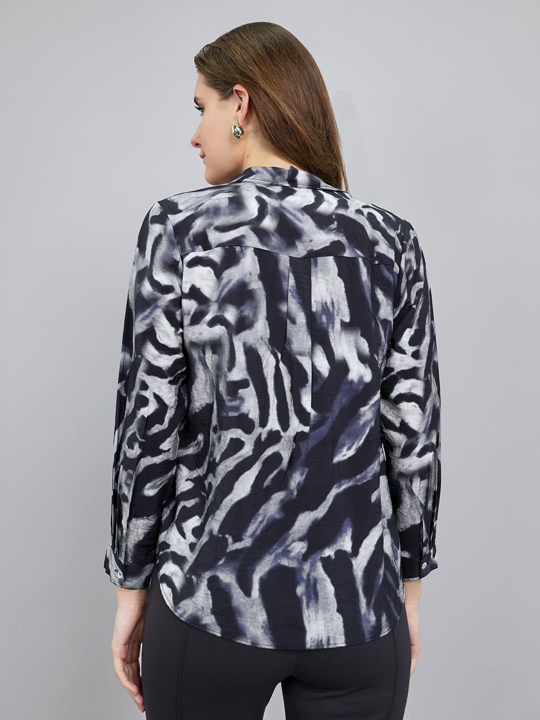 Women Black Printed Collar Full Sleeve Top