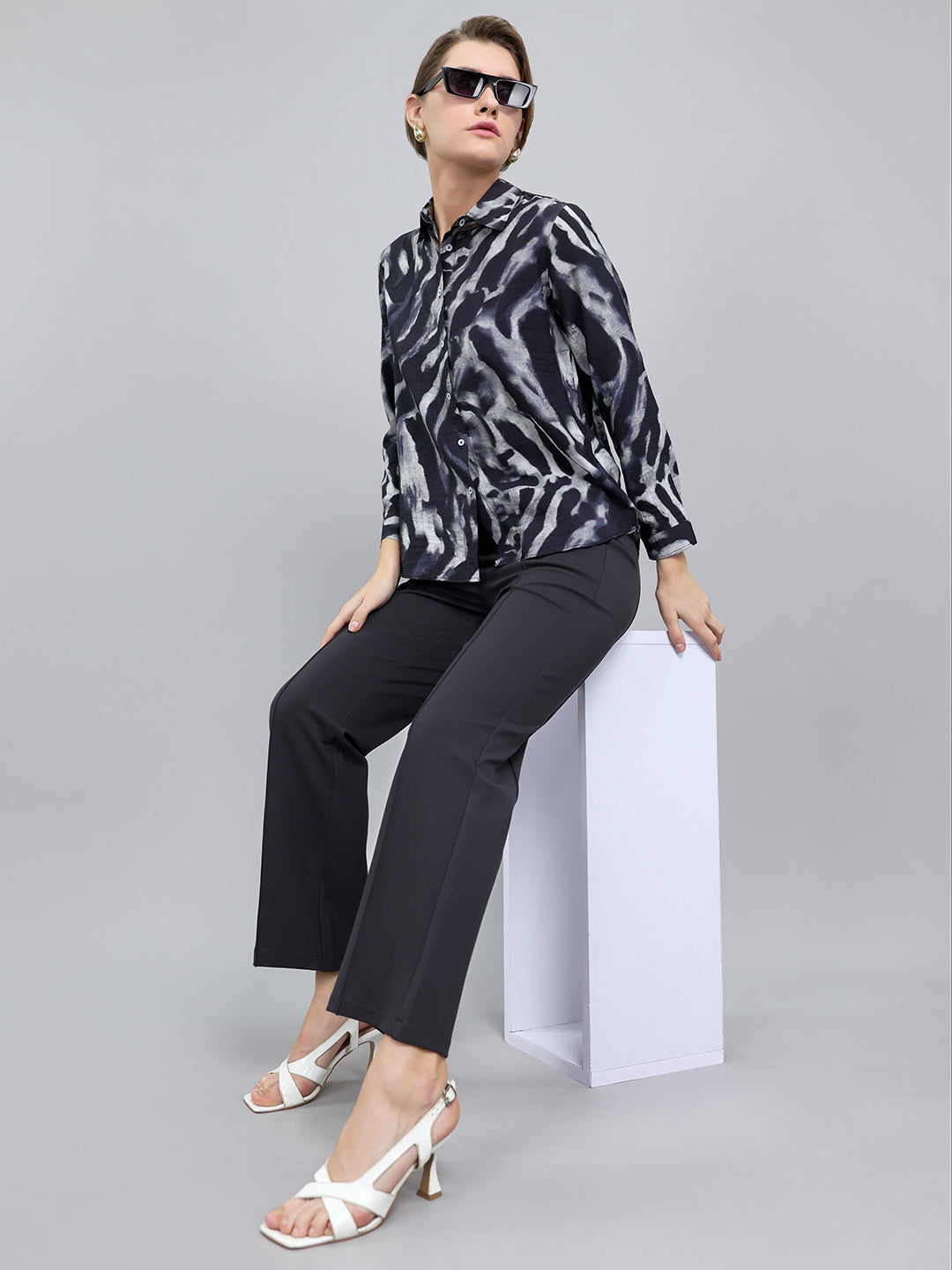Women Black Printed Collar Full Sleeve Top