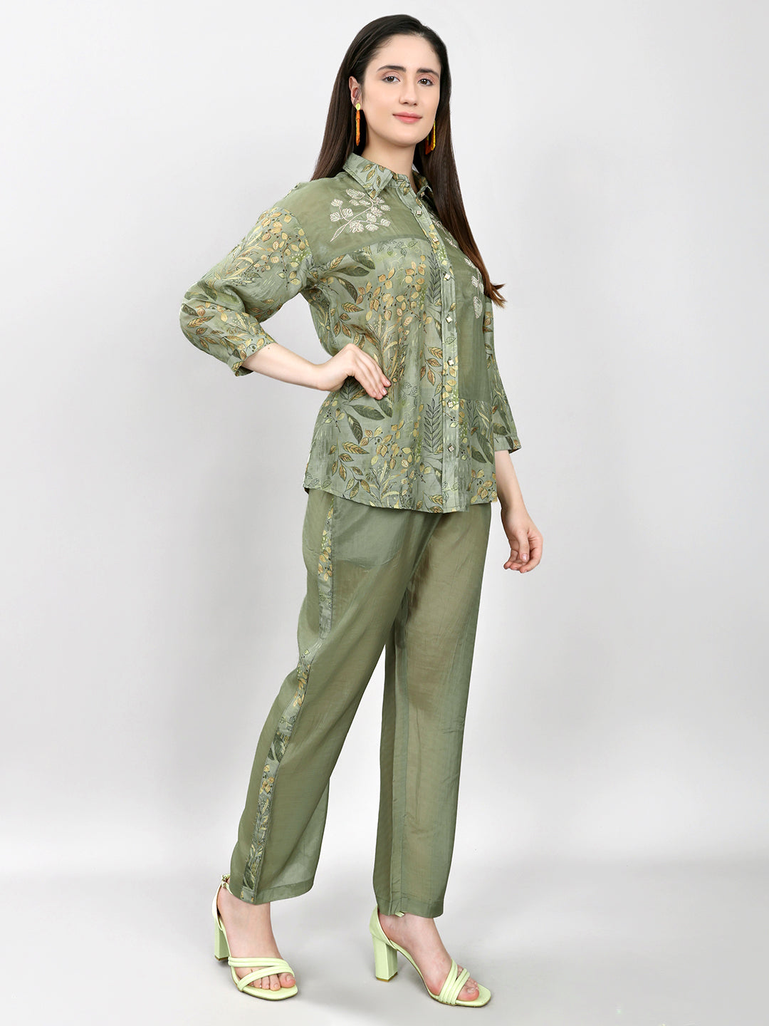 Women Green Printed Collar Half Sleeve Cords Set