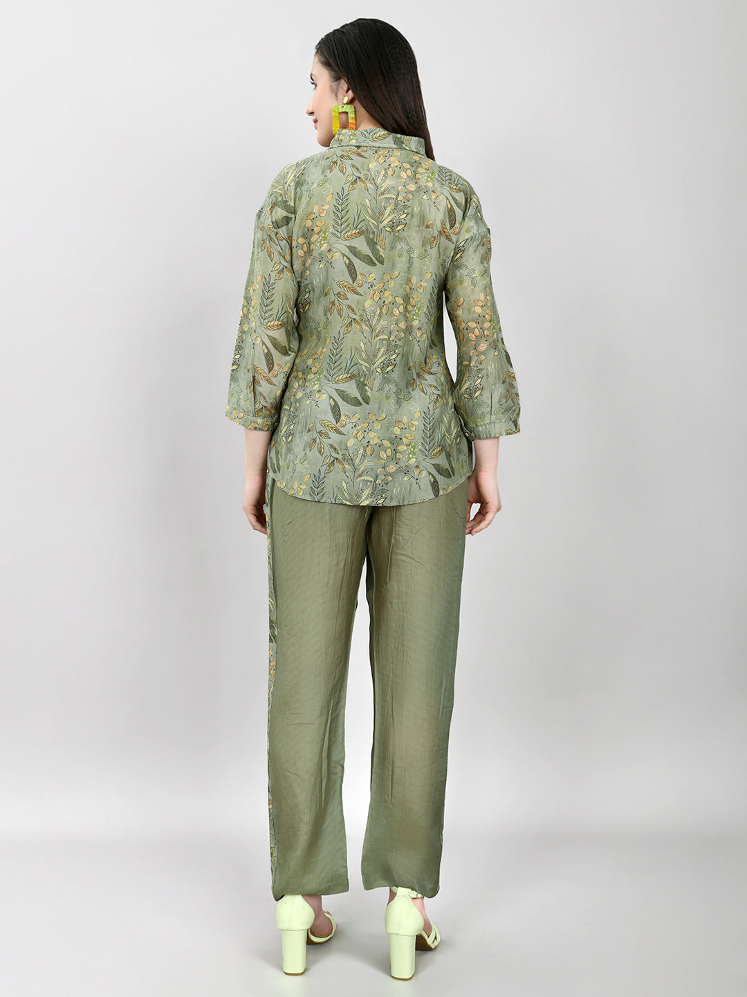 Women Green Printed Collar Half Sleeve Cords Set