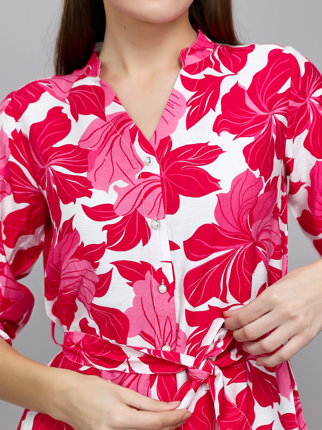 Women Magenta Floral Print Front Open 3/4th Sleeve Tunic