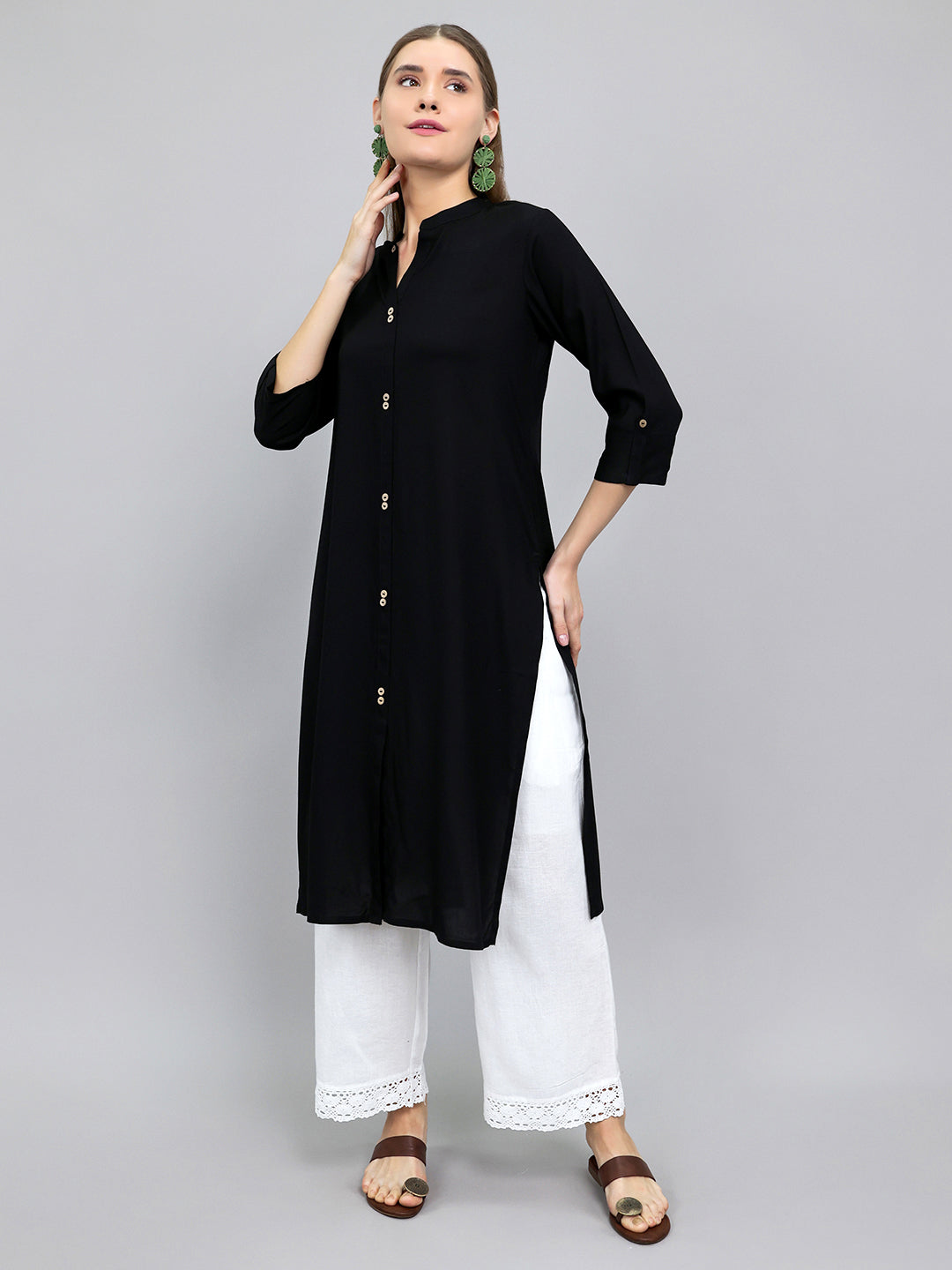 Women Black Solid Henley Neck 3/4th Sleeve Kurti
