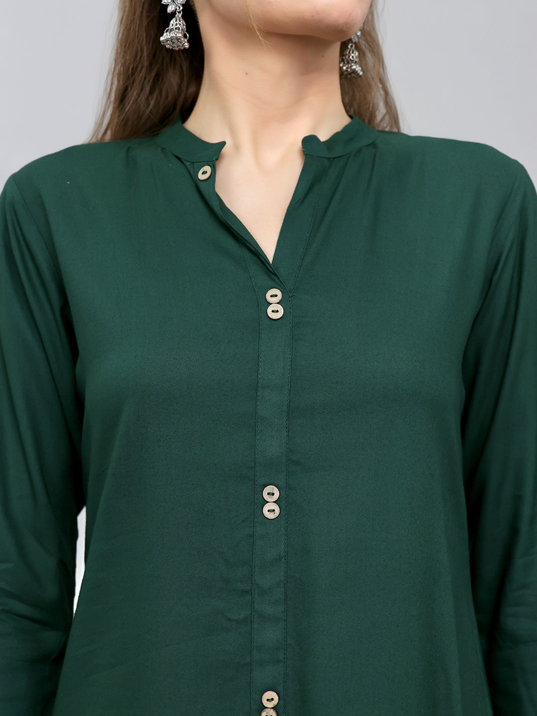 Women Green Solid Henley Neck 3/4th Sleeve Kurti
