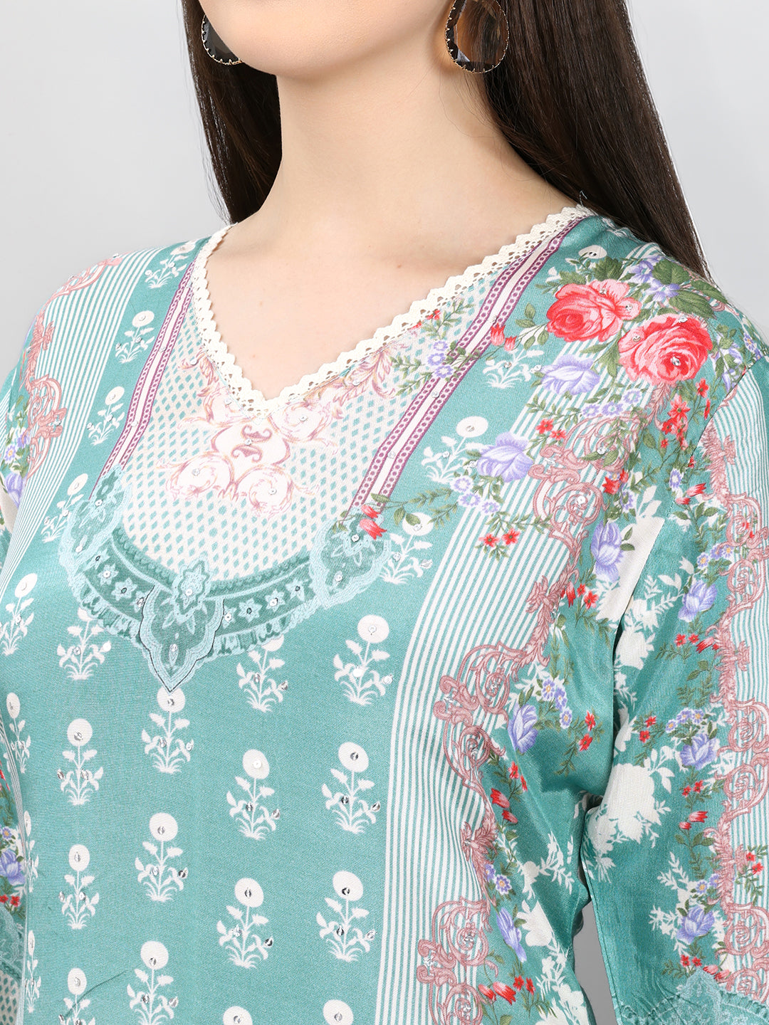Women Blue Printed V Neck 3/4th Sleeve Kurti