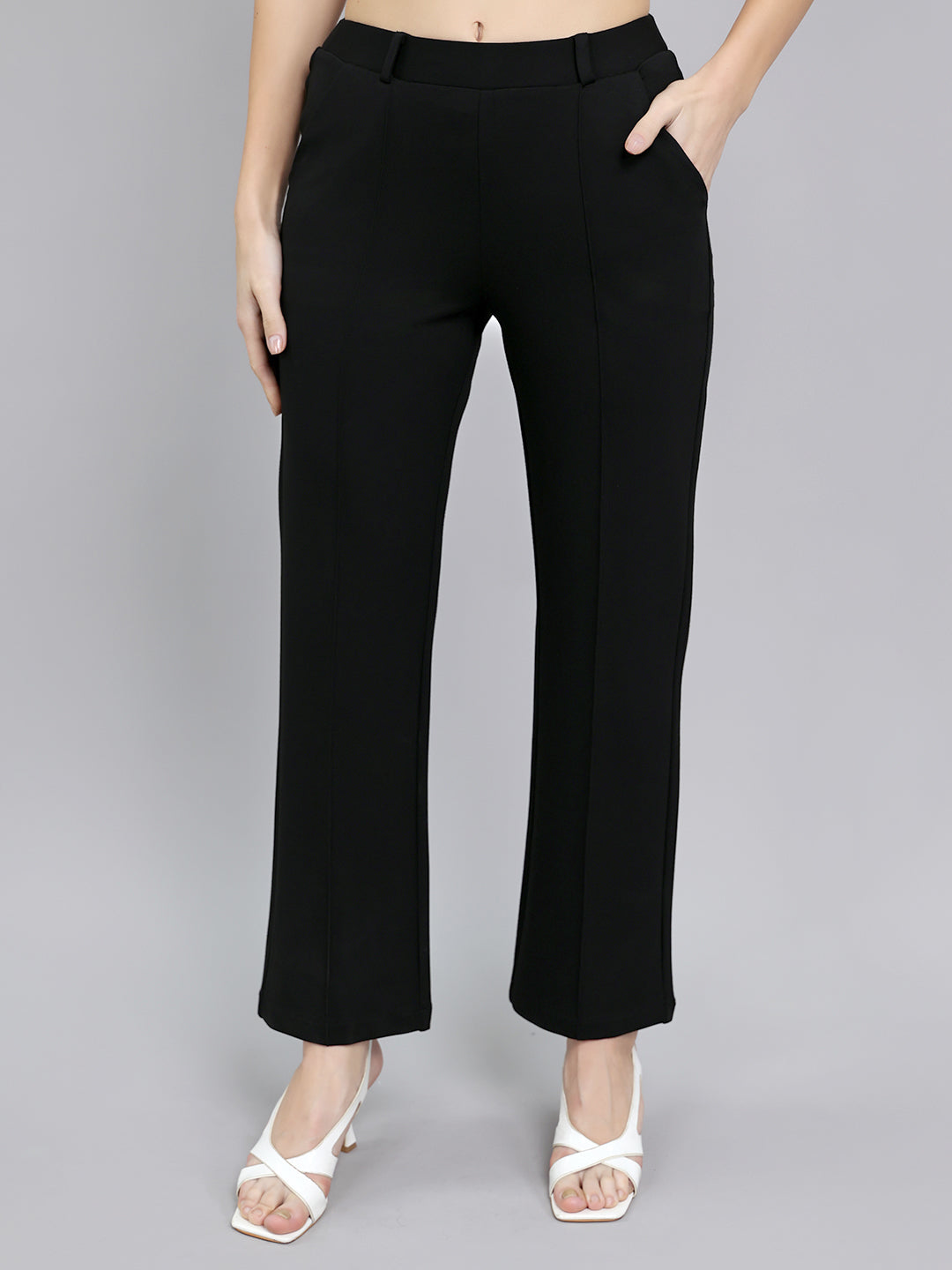Women Black Solid Regular Fit Jegging