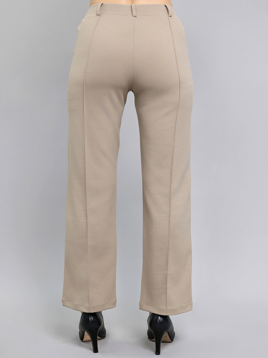 Women Beige Solid Regular Fit Jegging