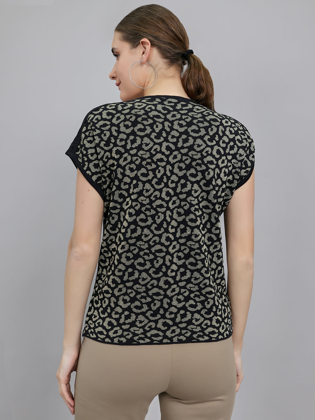 Women Black Jacquard V Neck Half Sleeve Top