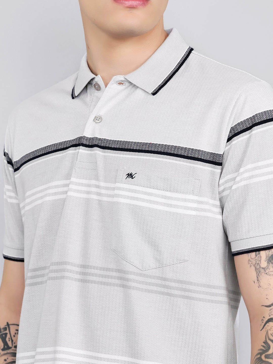Men White Stripe Collar Half Sleeve T-Shirt