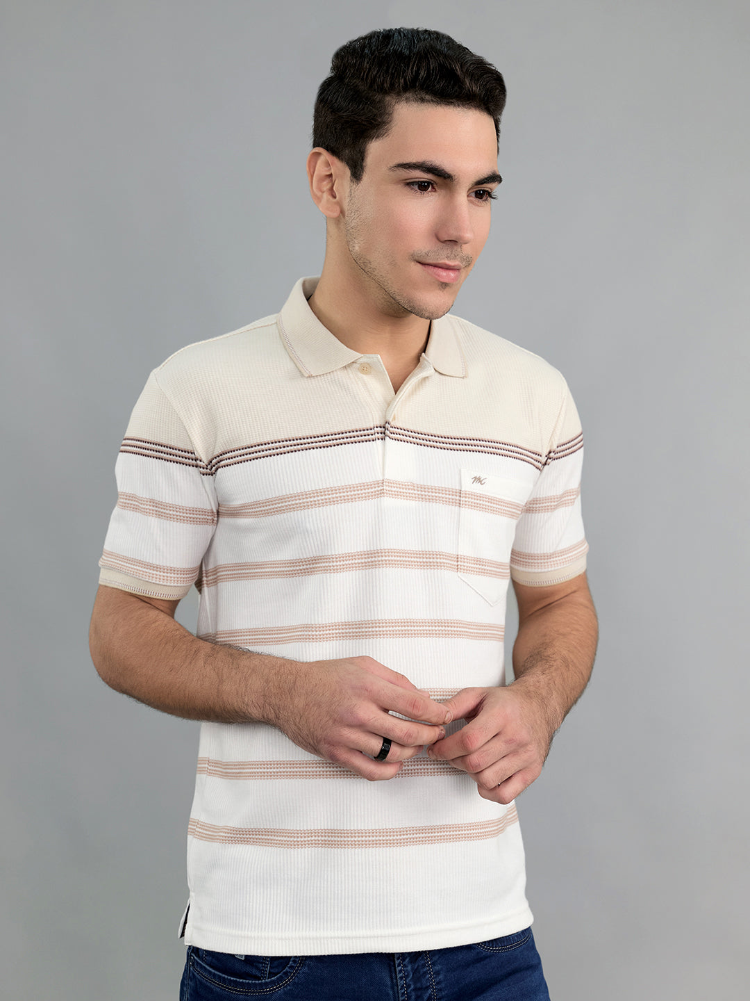 Men Off White Stripe Collar Half Sleeve T-Shirt