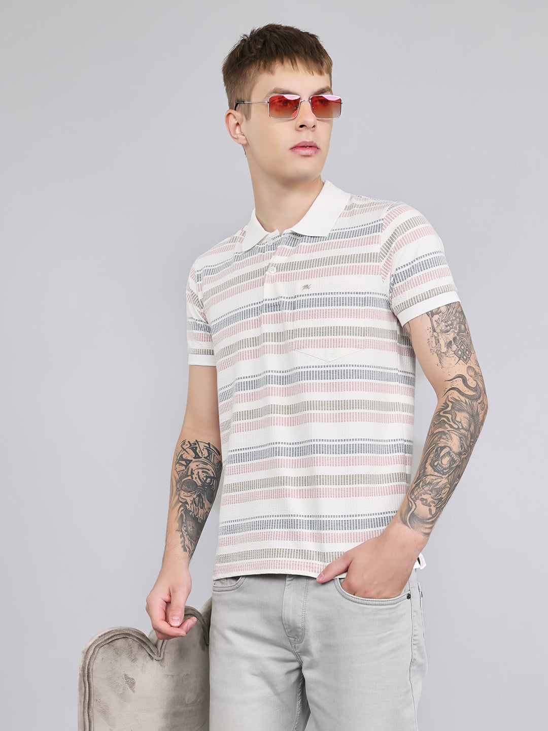 Men Off White Stripe Collar Half Sleeve T-Shirt