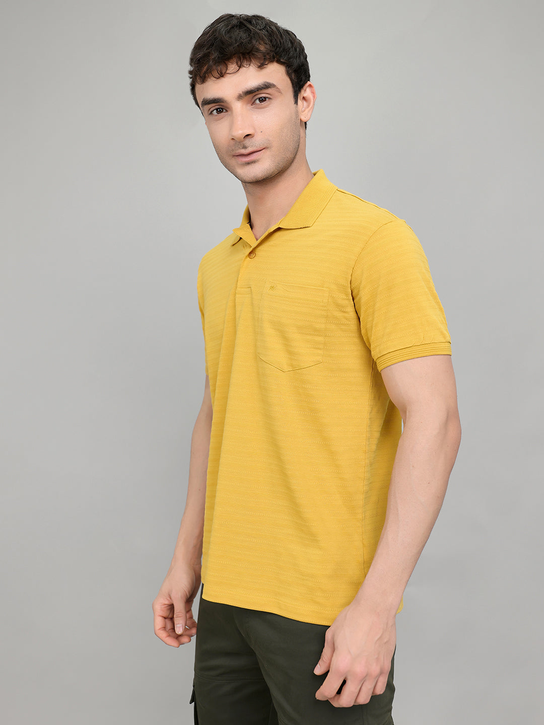 Men Yellow Stripe Collar Half Sleeve T-Shirt