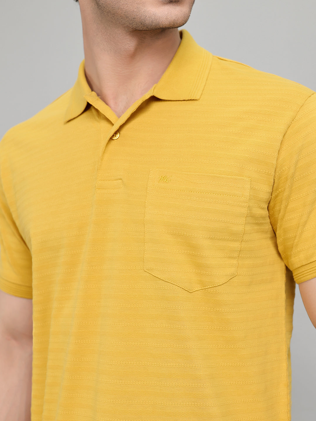 Men Yellow Stripe Collar Half Sleeve T-Shirt
