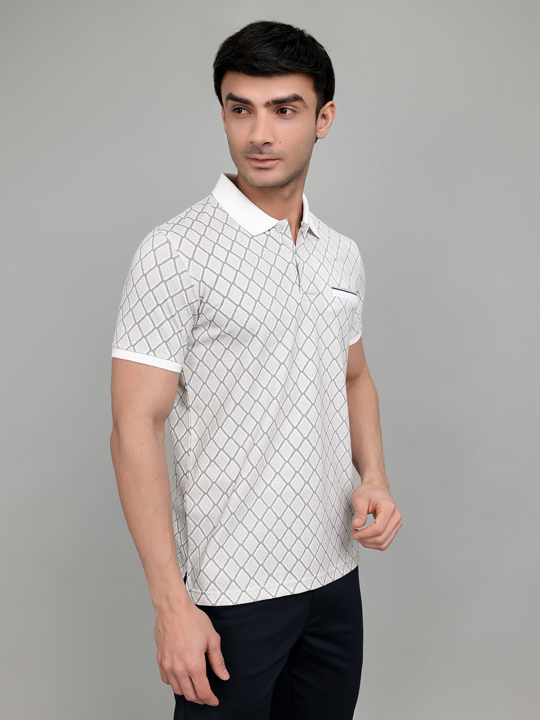 Men Off White Printed Collar Half Sleeve T-Shirt