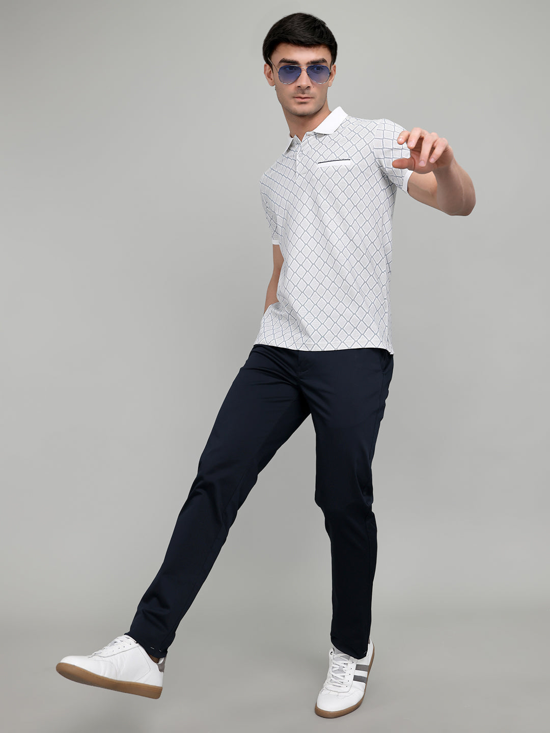 Men Off White Printed Collar Half Sleeve T-Shirt