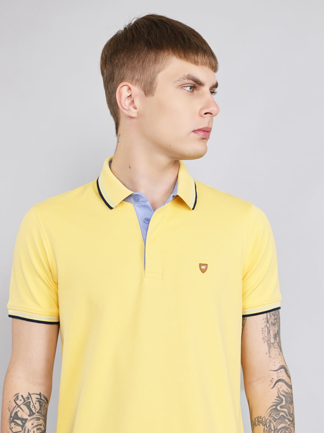 Men Yellow Solid Collar Half Sleeve T-Shirt
