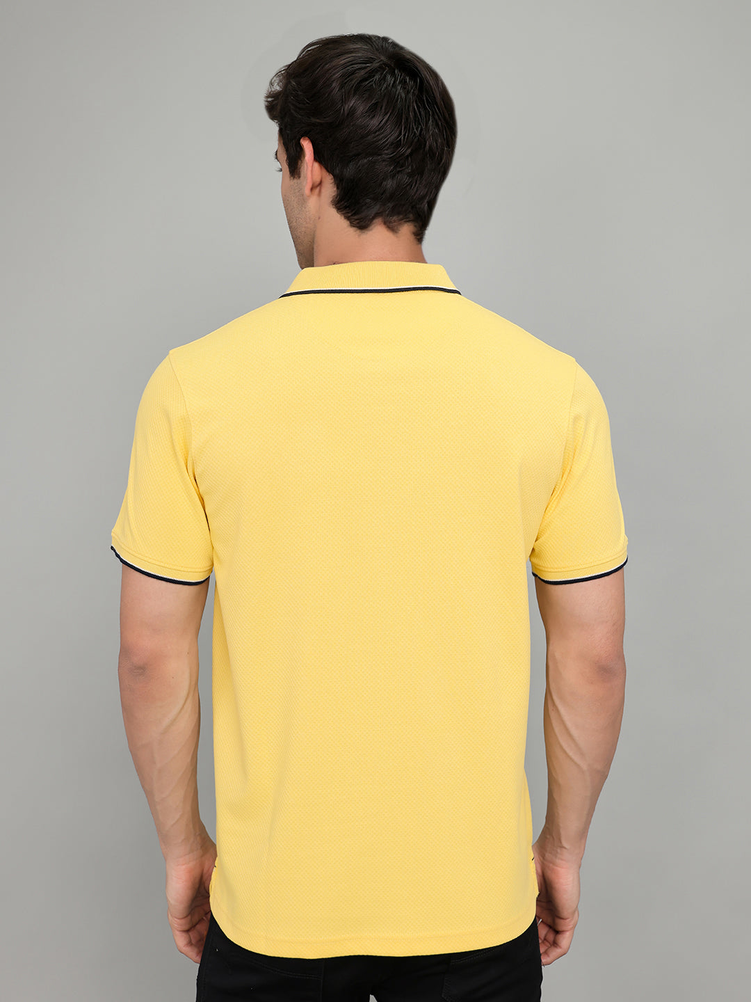 Men Yellow Solid Collar Half Sleeve T-Shirt