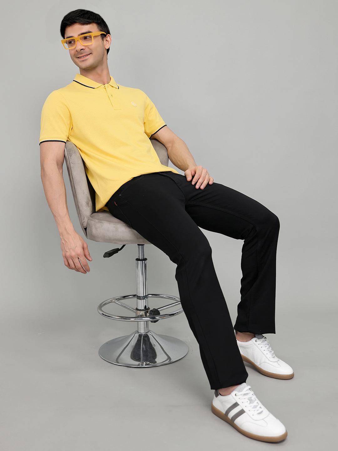 Men Yellow Solid Collar Half Sleeve T-Shirt