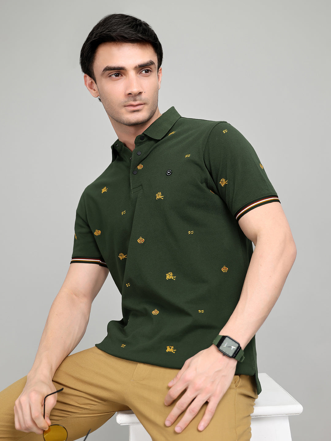 Men Green Embroidered Collar Half Sleeve T-Shirt