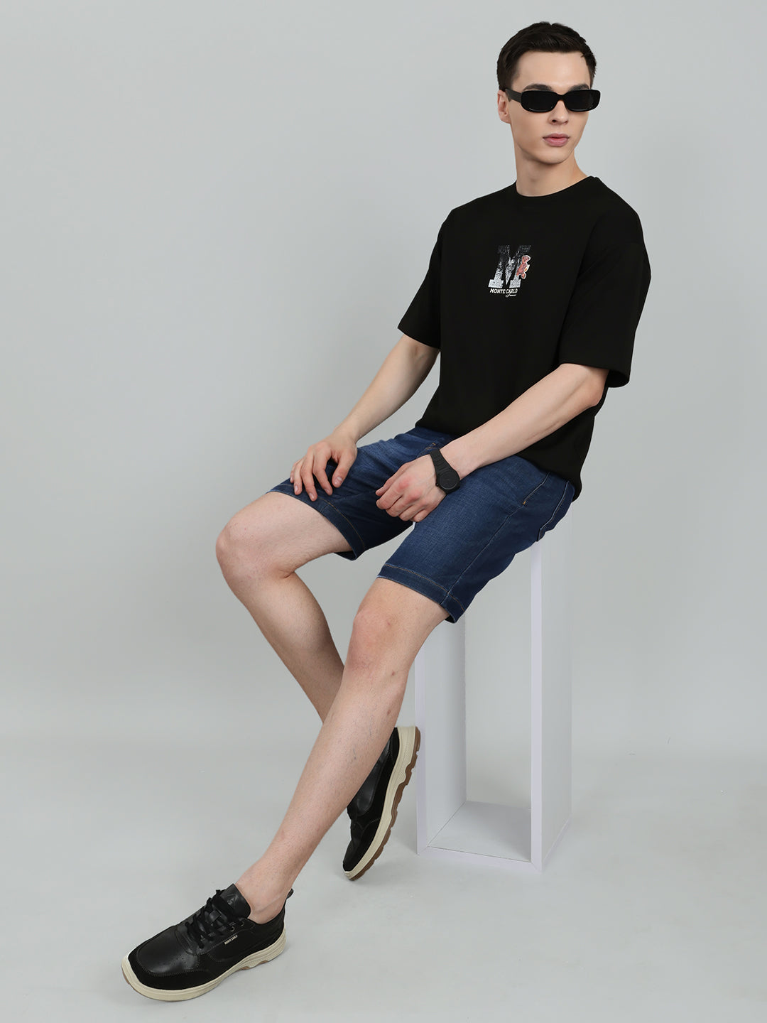 Men Black Solid Round Neck Half Sleeve T-Shirt
