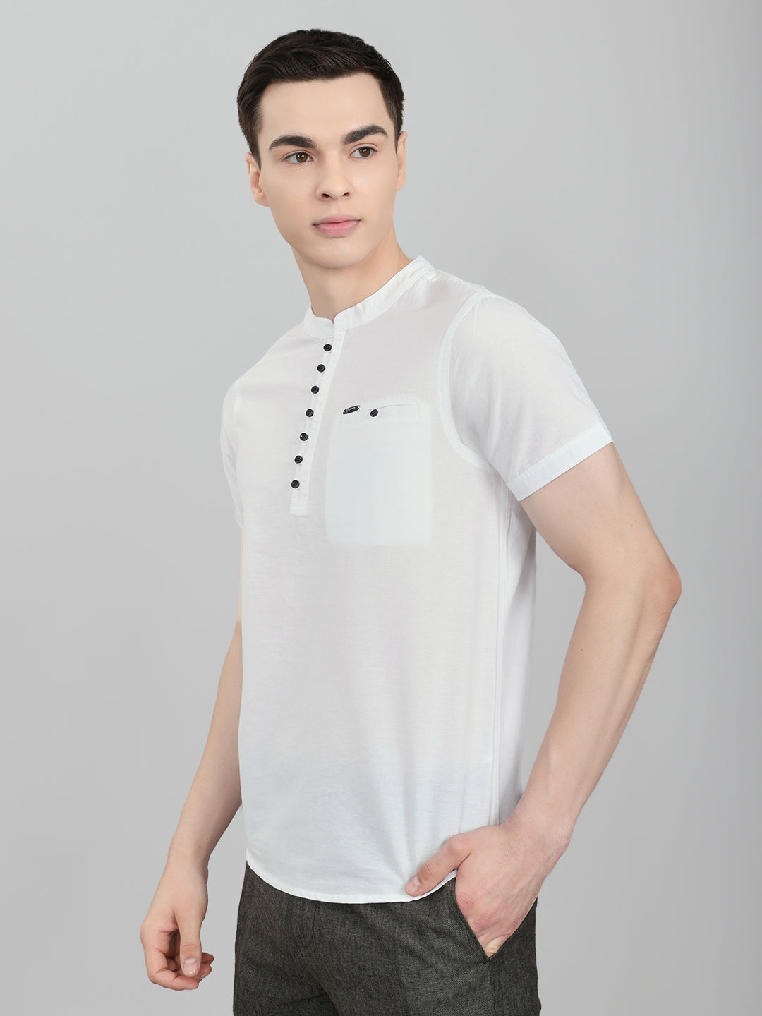 Men White Solid Henley Neck Half Sleeve Kurta