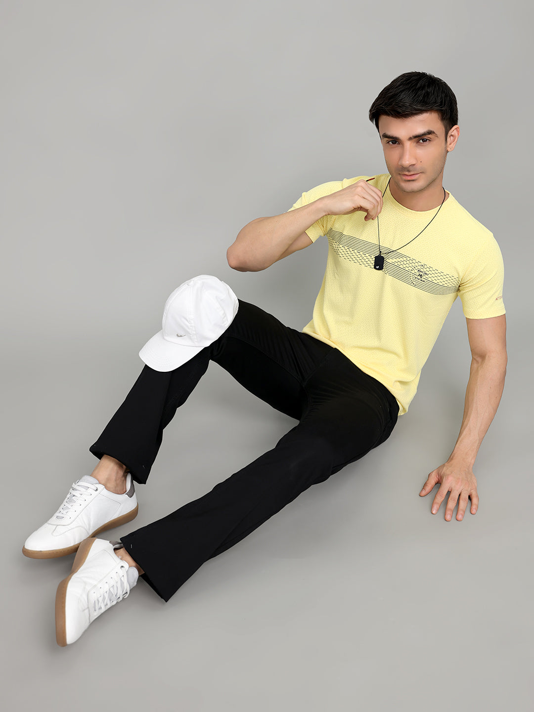 Men Yellow Solid Round Neck Half Sleeve T-Shirt