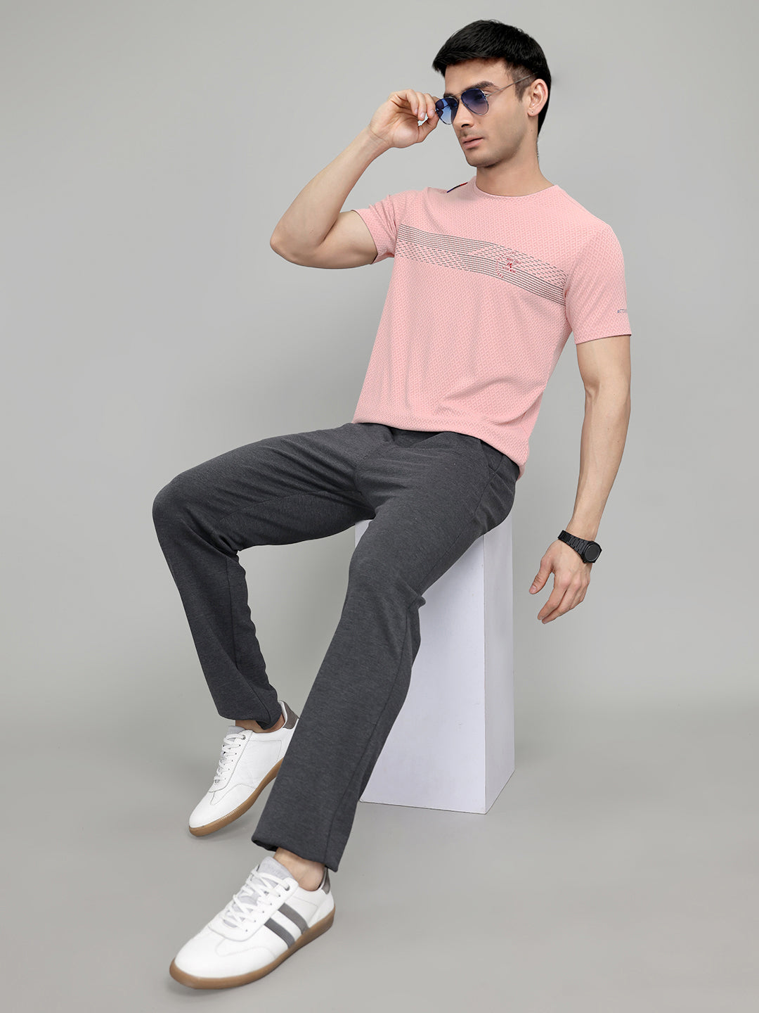 Men Pink Solid Round Neck Half Sleeve T-Shirt