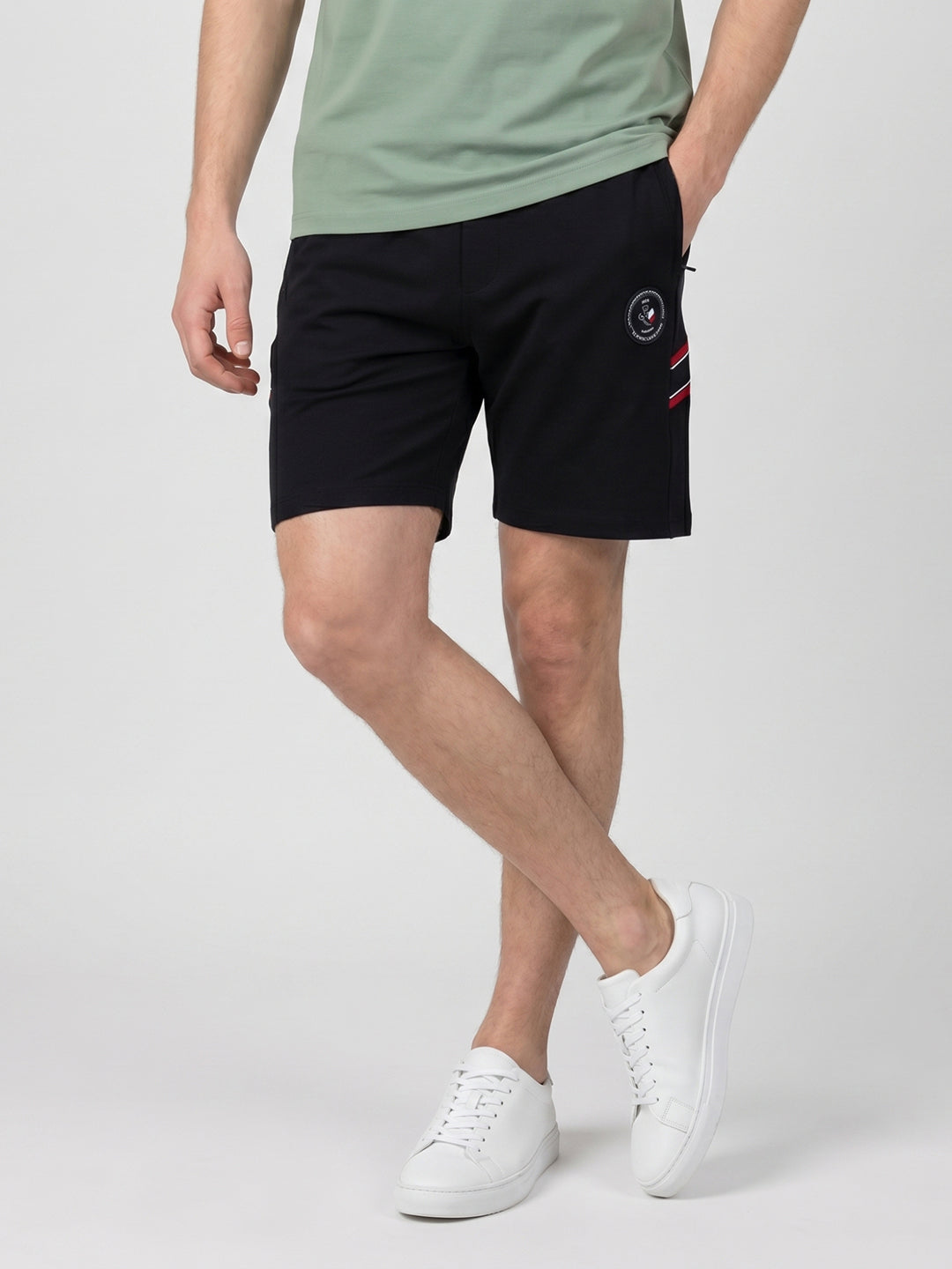 Men Black Solid Slim Fit Bermuda