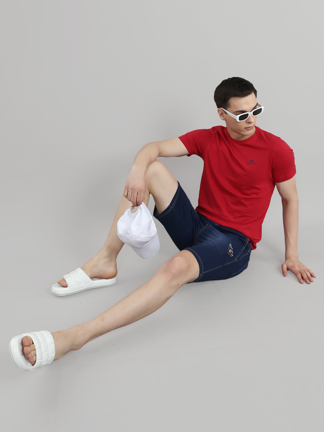 Men Blue Solid Regular Fit Bermuda