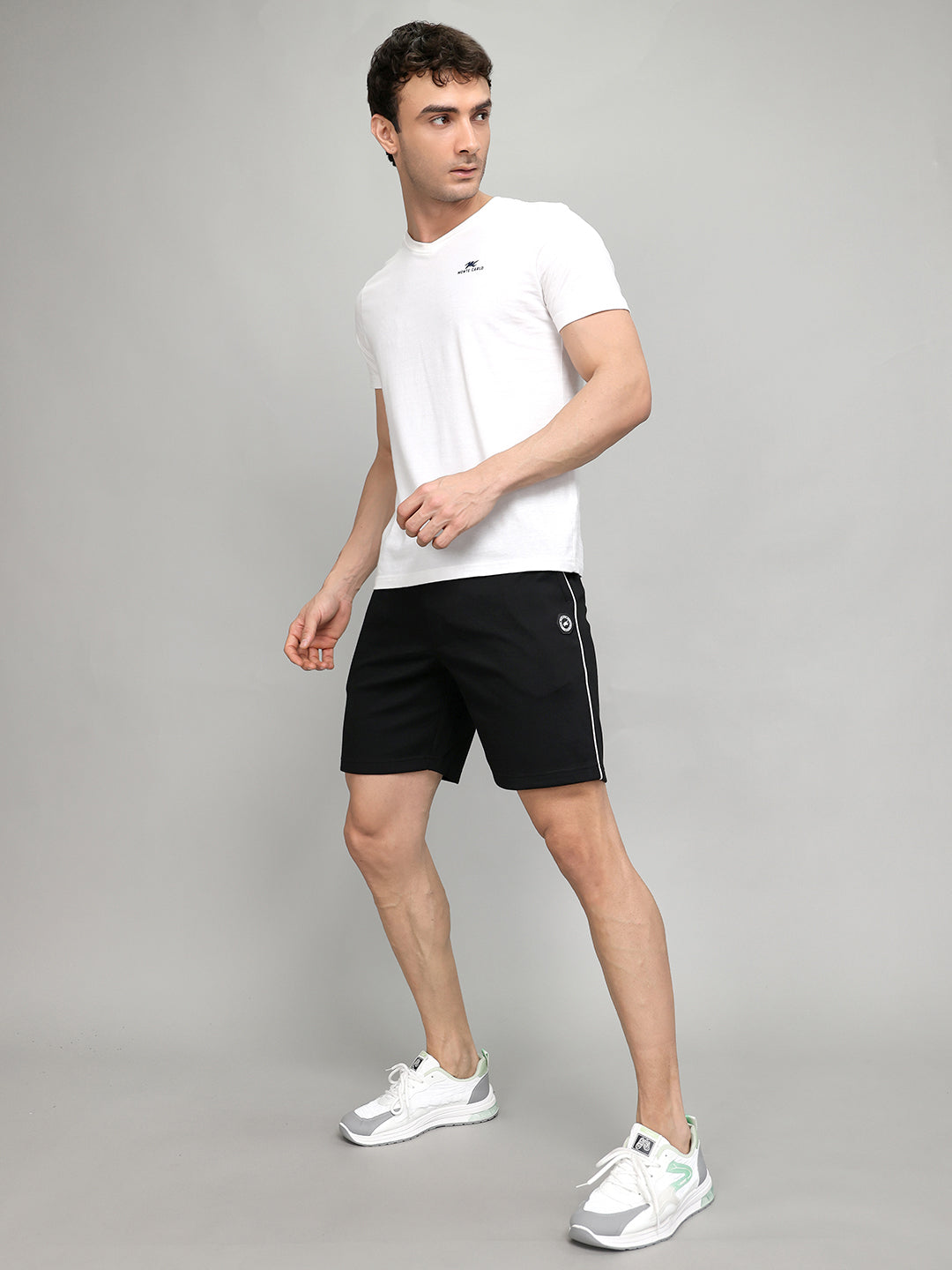 Men Black Solid Regular Fit Bermuda