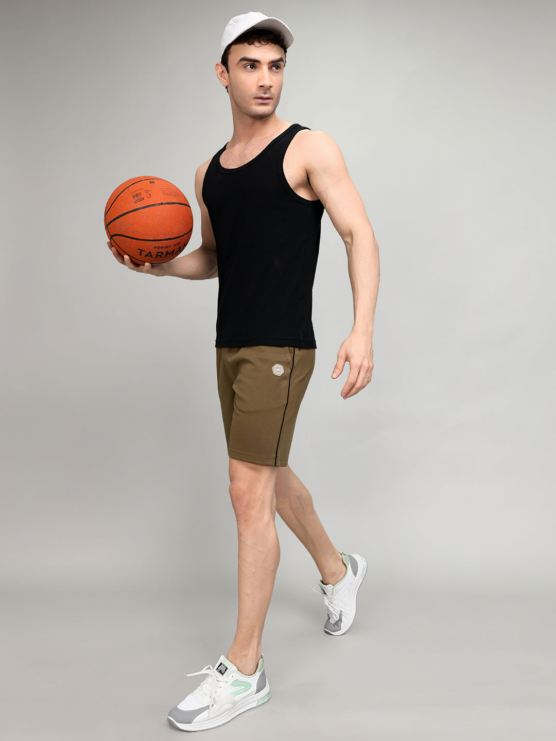 Men Brown Solid Regular Fit Bermuda