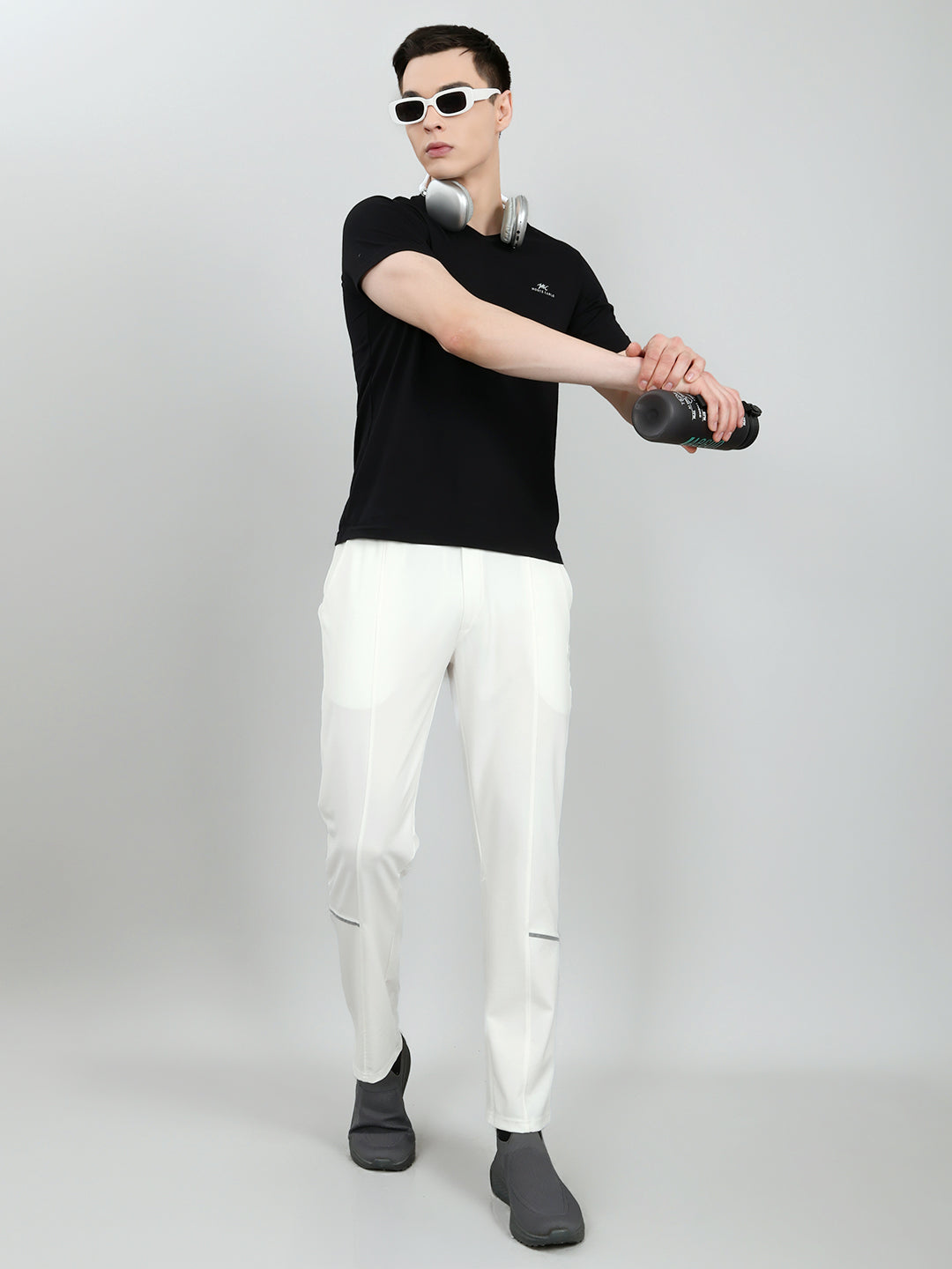 Men White Solid Regular Fit Lower