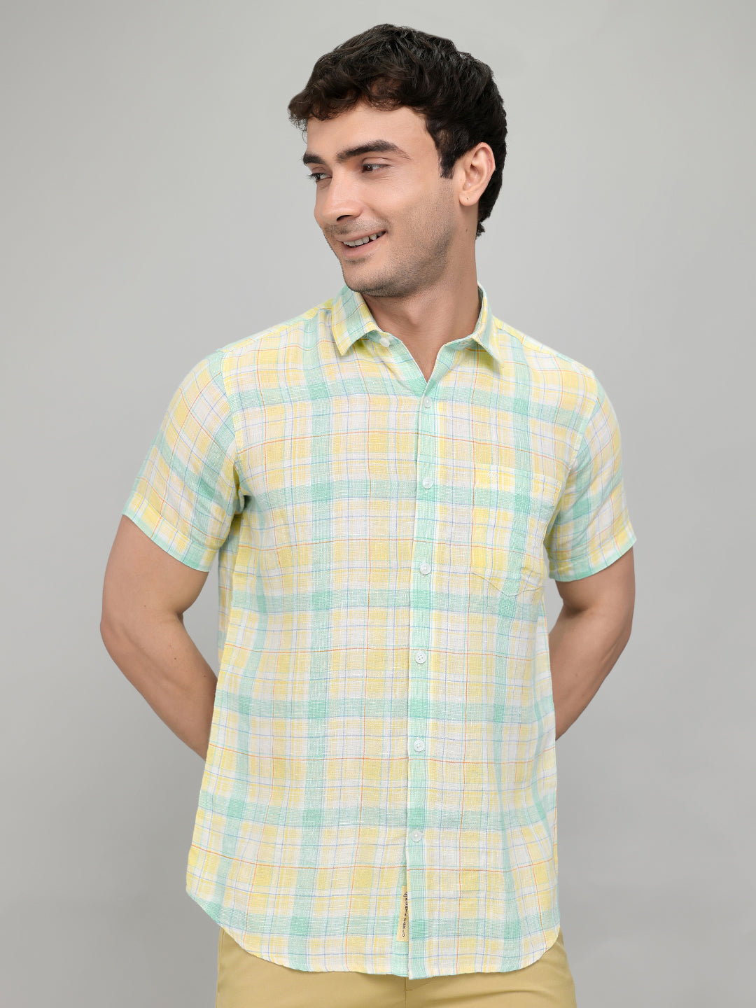 Men Yellow Check Collar Half Sleeve Shirt