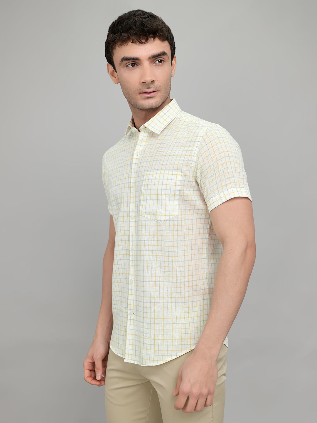 Men White Check Collar Half Sleeve Shirt