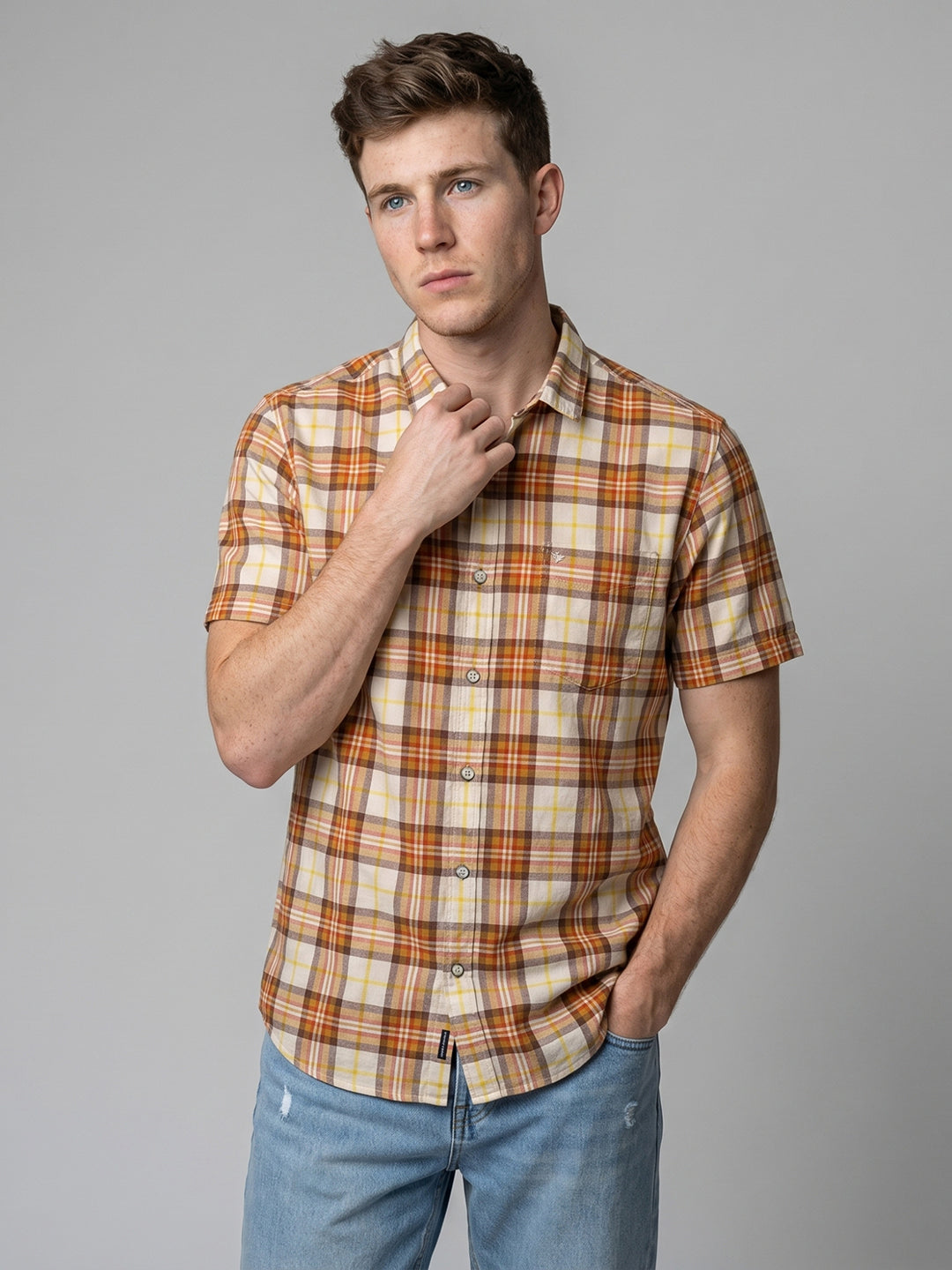Men Brown Check Spread Collar Half Sleeve Shirt