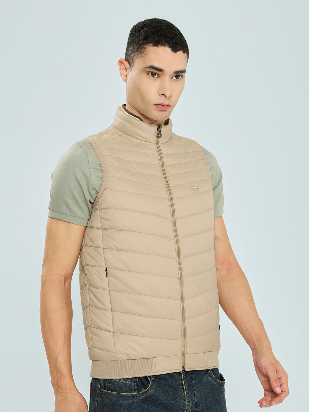 Men Beige Solid Lightweight Packable Sleeveless Puffer Jacket