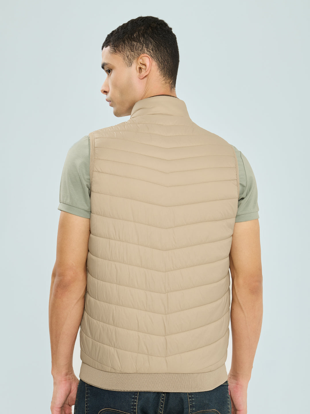 Men Beige Solid Lightweight Packable Sleeveless Puffer Jacket