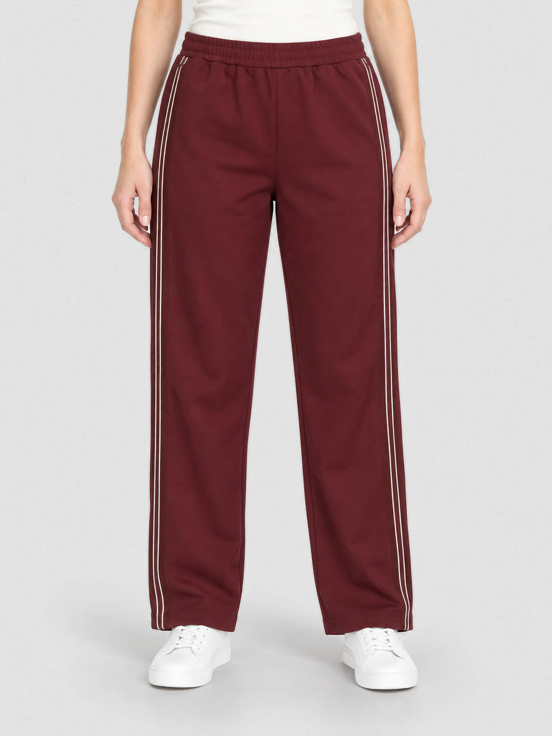 Women Burgundy Solid Regular Fit Winter Lower