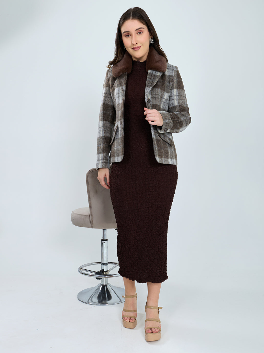 Women Brown Check Fur Collar Full Sleeve Coat