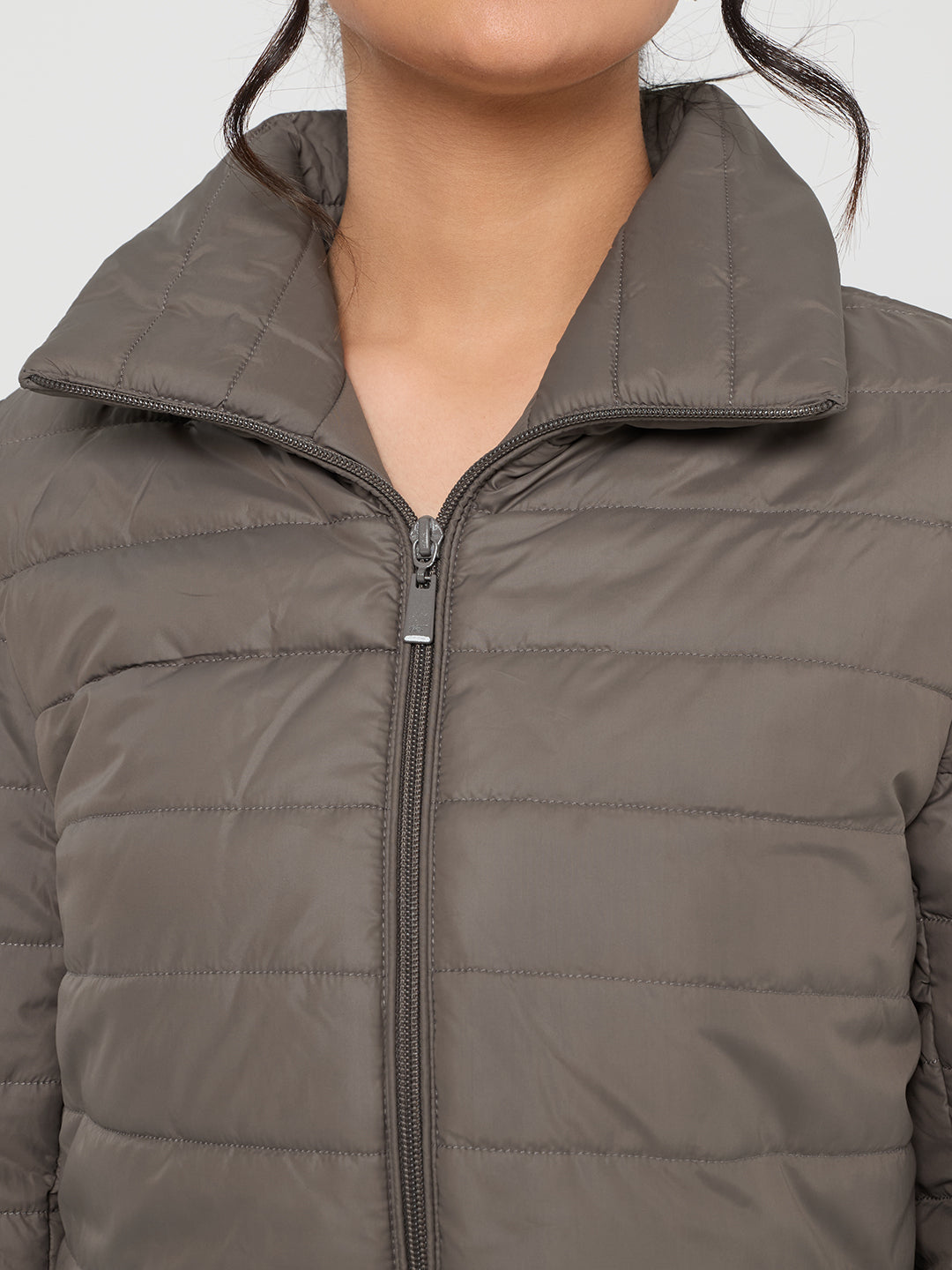 Women Grey Solid Collar Full Sleeve Puffer Crop Jacket