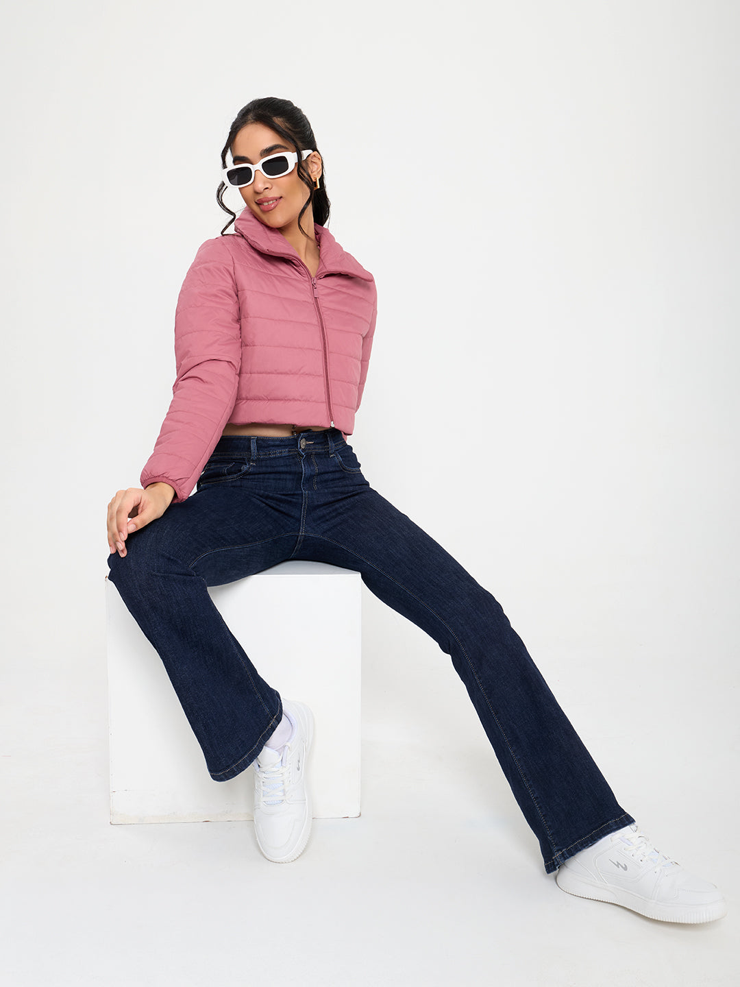 Women Mauve Solid Collar Full Sleeve Puffer Crop Jacket