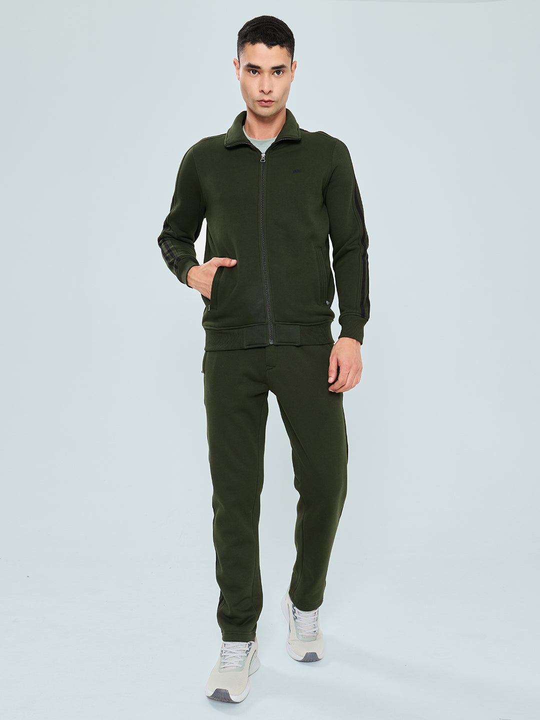 Men Olive Solid Collar Full Sleeve Winter Tracksuit